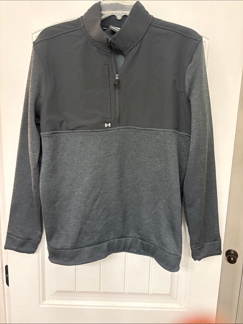 Under Armour Storm Men’s Two-Tone Dark Gray/Black Golf Quarter-Zip Sweatshirt M